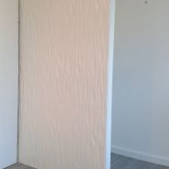 Umkleide Trennwand mit 3 D Dekofraesung 3
